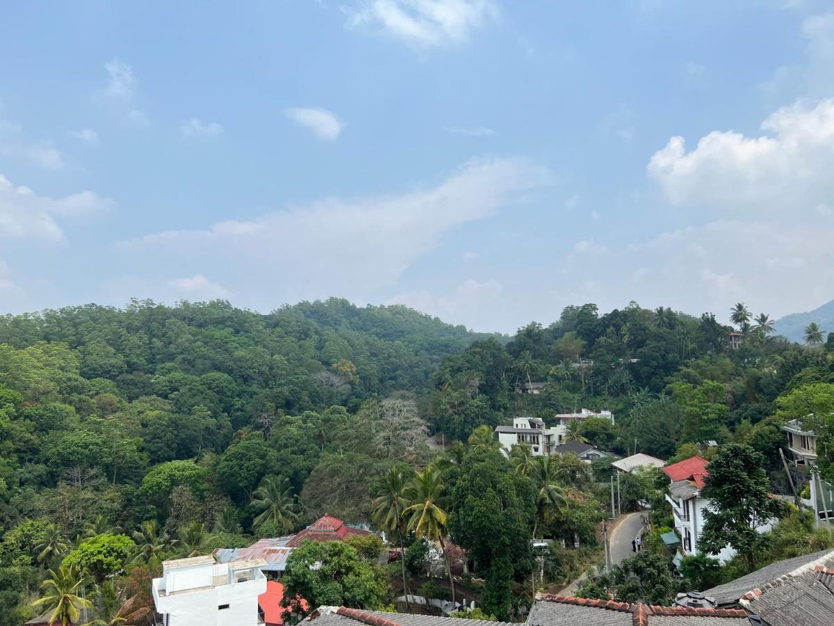 Hansons Homestay 캔디 외부 사진