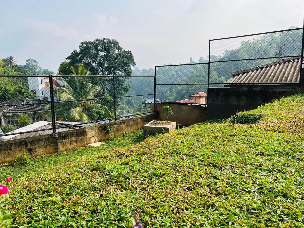 Hansons Homestay 캔디 외부 사진