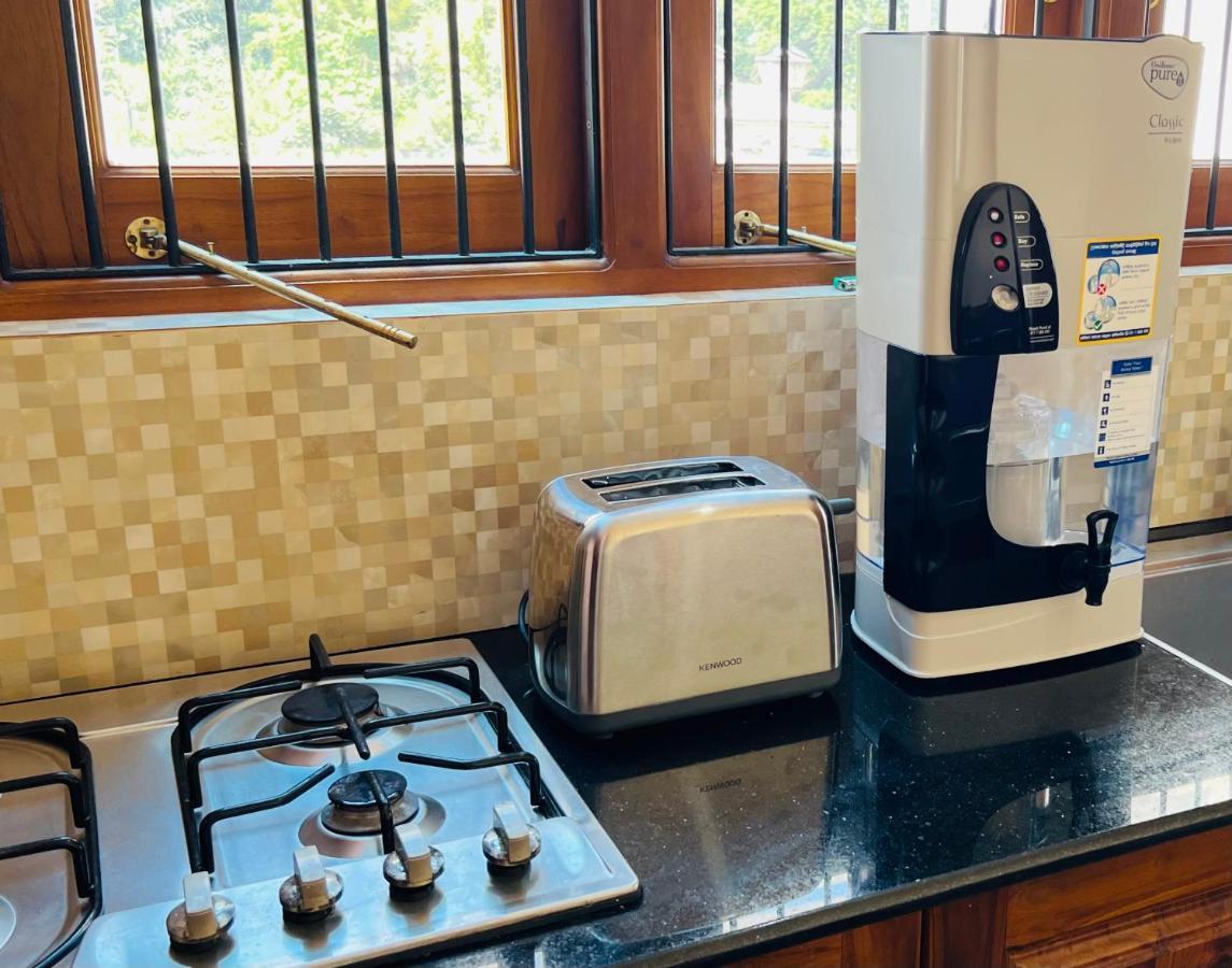 Hansons Homestay 캔디 외부 사진