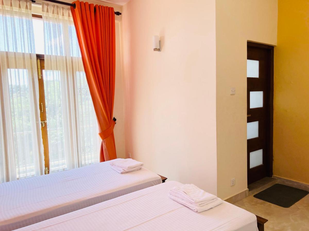 Hansons Homestay 캔디 외부 사진